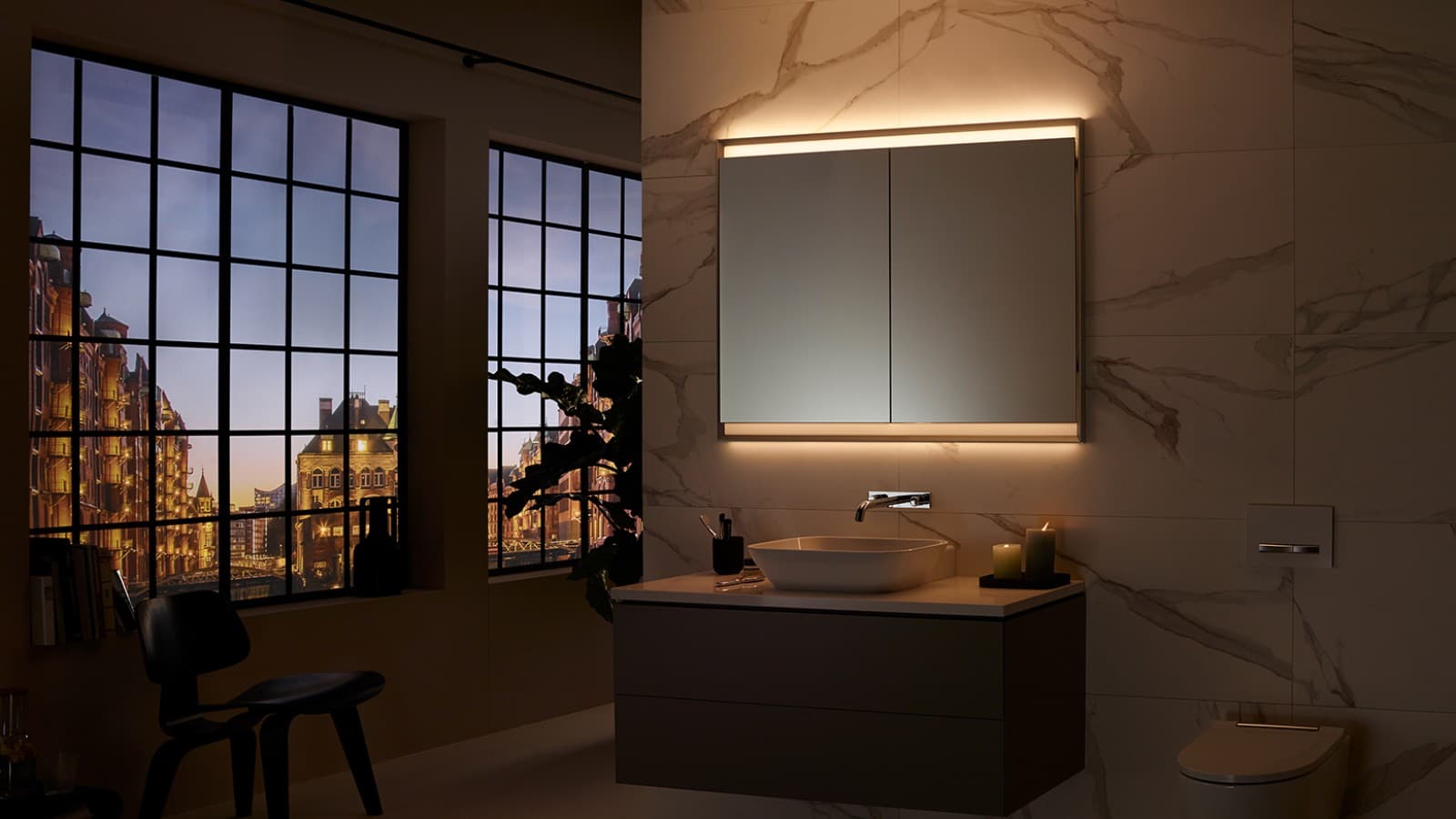 Hämärä yövalo auttaa yöllisissä wc-käynneissä niin, ettet "herää" kirkkaisiin valoihin Hämärä yövalo auttaa yöllisissä wc-käynneissä niin, ettet "herää" kirkkaisiin valoihin