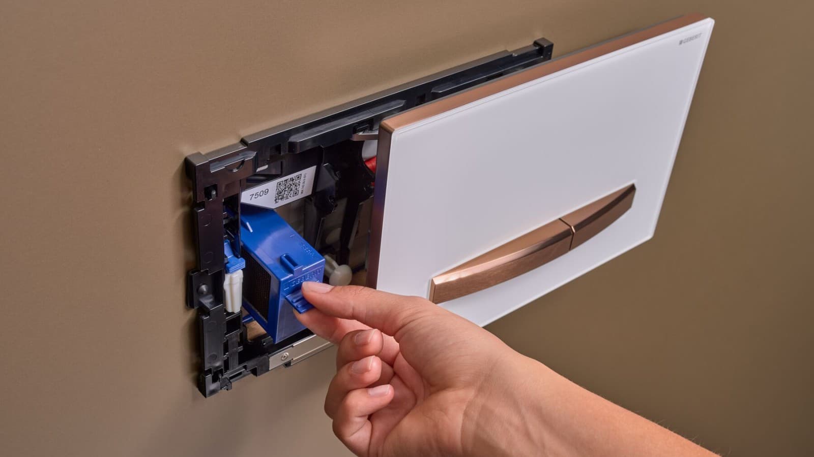 Geberit Sigma50 -huuhtelupainike Geberit DuoFresh -moduulilla Geberit Sigma50 -huuhtelupainike Geberit DuoFresh -moduulilla