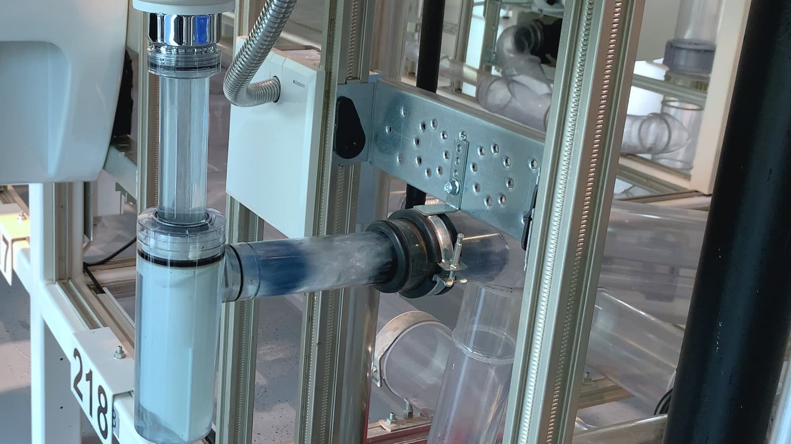 Tukoksen aiheuttanut este irtoaa ja huuhtoutuu pois Tukoksen aiheuttanut este irtoaa ja huuhtoutuu pois