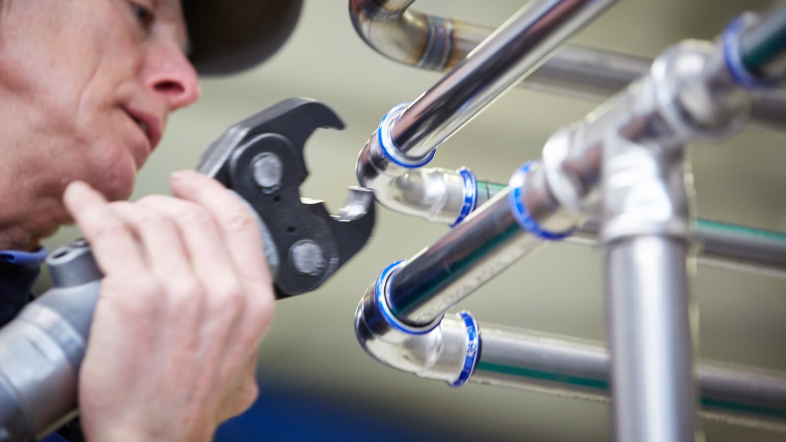Helppo puristus Geberit Mapress Ruostumattomalla teräksellä Helppo puristus Geberit Mapress Ruostumattomalla teräksellä